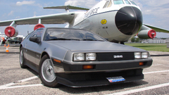 Delorean dmc-12