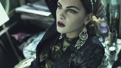 Elegance green eyes brunettes