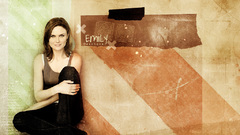 Emily Deschanel emilywall Celebrity