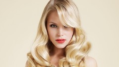 Emma Blocksage blondes woman