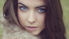 Eyes ice woman brunettes lip gloss seductive eyes