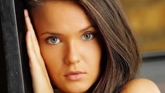 Faces blue eyes Chantelle A