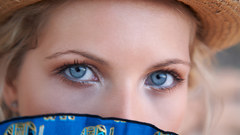 Faces brunettes woman close-up