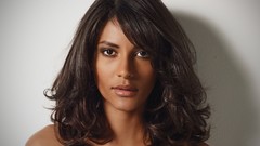 Faces curly hair models