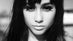 Faces monocle natalia kills singers