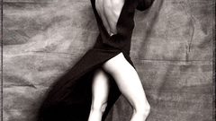 Famke Janssen thighs naked