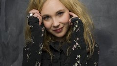 Fingers rings blondes green eyes juno temple
