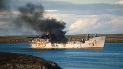 Fire War death ships Boats fight military Navy fleet British 