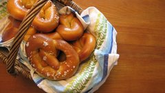 Food baskets pretzels