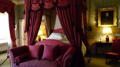 Four-poster bed room victorian