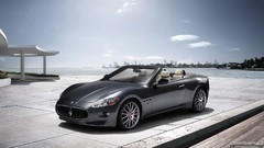 Front vehicles Maserati GranCabrio