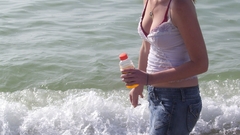 Gatorade Sea Beaches woman