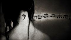 Girl Music neck brunette artwork noute