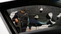 Glass War weapons Guns police slum Rio de Janeiro Brazil raid 