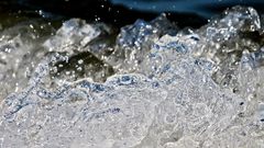 Glass water wave spatter