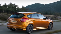 Gold cars ford focus Ford Focus ST