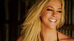 Got Gisele faces smiling