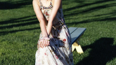 Grass bench short hair