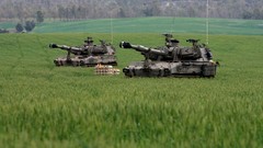 Grass War round Guns Army fight shells military artillery USA 