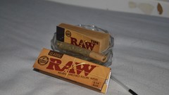 Grass Weeds marijuana joint Rolling Papers