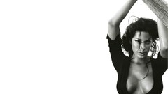 Grayscale Aida Yespica brunettes