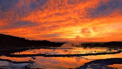 Great fountain geyser yellowstone