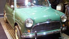 Green mini Austin You Cooper tceif