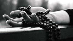 Hands Beads grayscale