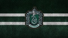 Harry potter crest Hogwarts