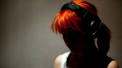 Hayley williams paramore headphones