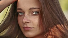 Indiana A faces brunettes