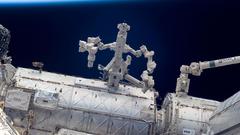 Iss Earth orbit outer