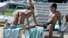 Jessica Alba sunglasses towels