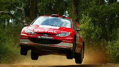 Jumping dust rally racing