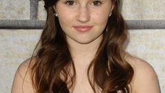 Kaitlyn Dever portraits