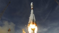 Launch pad carrier rocket Soyuz lift off Roskosmos French 