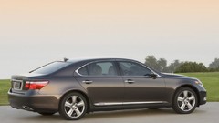 Lexus LS600h