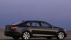 Lexus LS600h