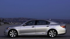 Lexus LS600h