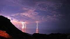 Lightning lunar eclipse