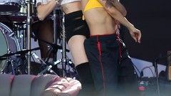 Los Angeles Actress live miley cyrus singers short hair dancers 