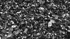 Love metal Seoul monochrome desaturated padlock monotone