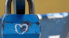 Macro Hearts Locks depth of field