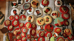 Mao Buttons zedong is