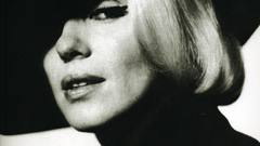 Marilyn dat hat high