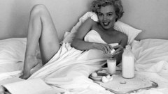Marilyn Monroe grayscale