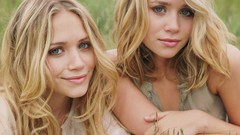 Mary-kate olsen ashley olsen