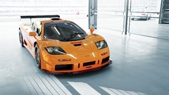 McLaren F1 cars orange