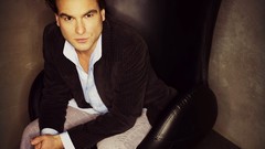 Men Actors sitting johnny galecki brown eyes The Big Bang 