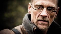 Men glasses beard depth